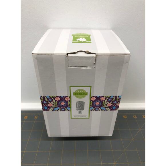 Scentsy Wispy Willow Mini Warmer Pink Frosted Glass with Leaves New Open box - Picture 5 of 9